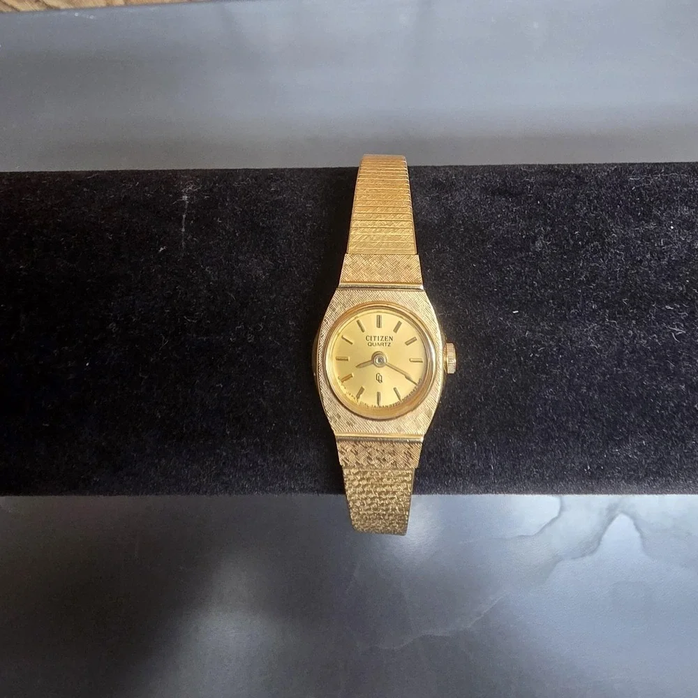 VTG Citizen Quartz Women Watch‎ Gold Tone Bracelet Japan 3220-899911 New Battery